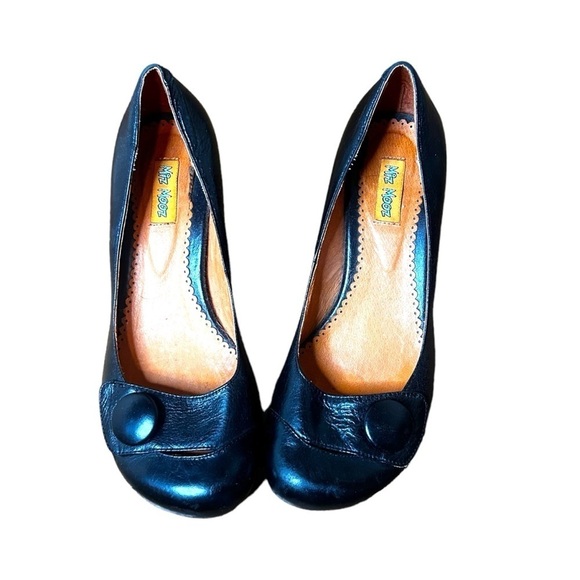 Miz Mooz Tarin Black Leather Pumps - Picture 3 of 9